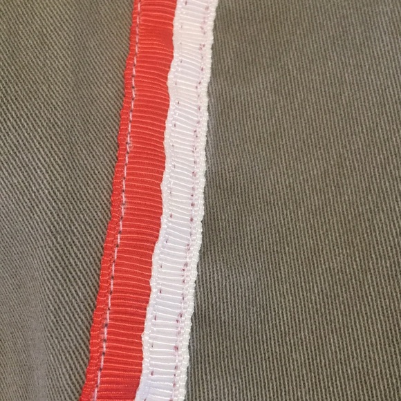 New FRAME Le Beau Duo Tape Cropped Chino Pants size 31 Olive Green - Picture 9 of 11